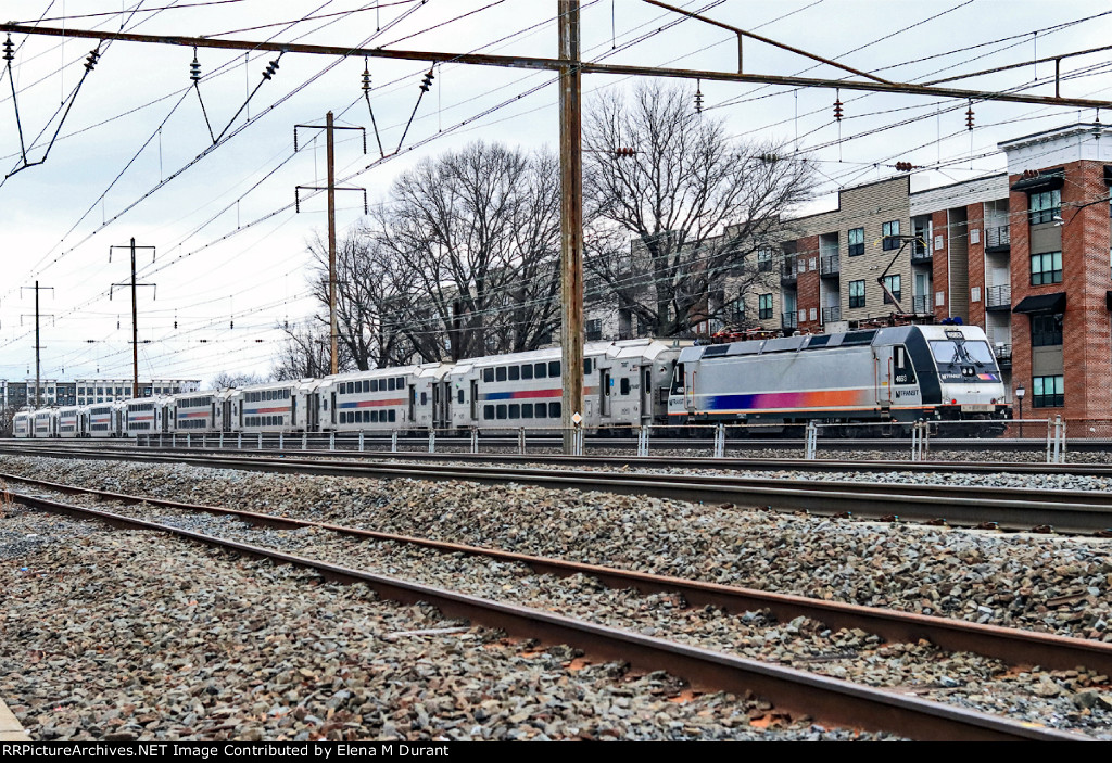 NJT 4663 on train 7253